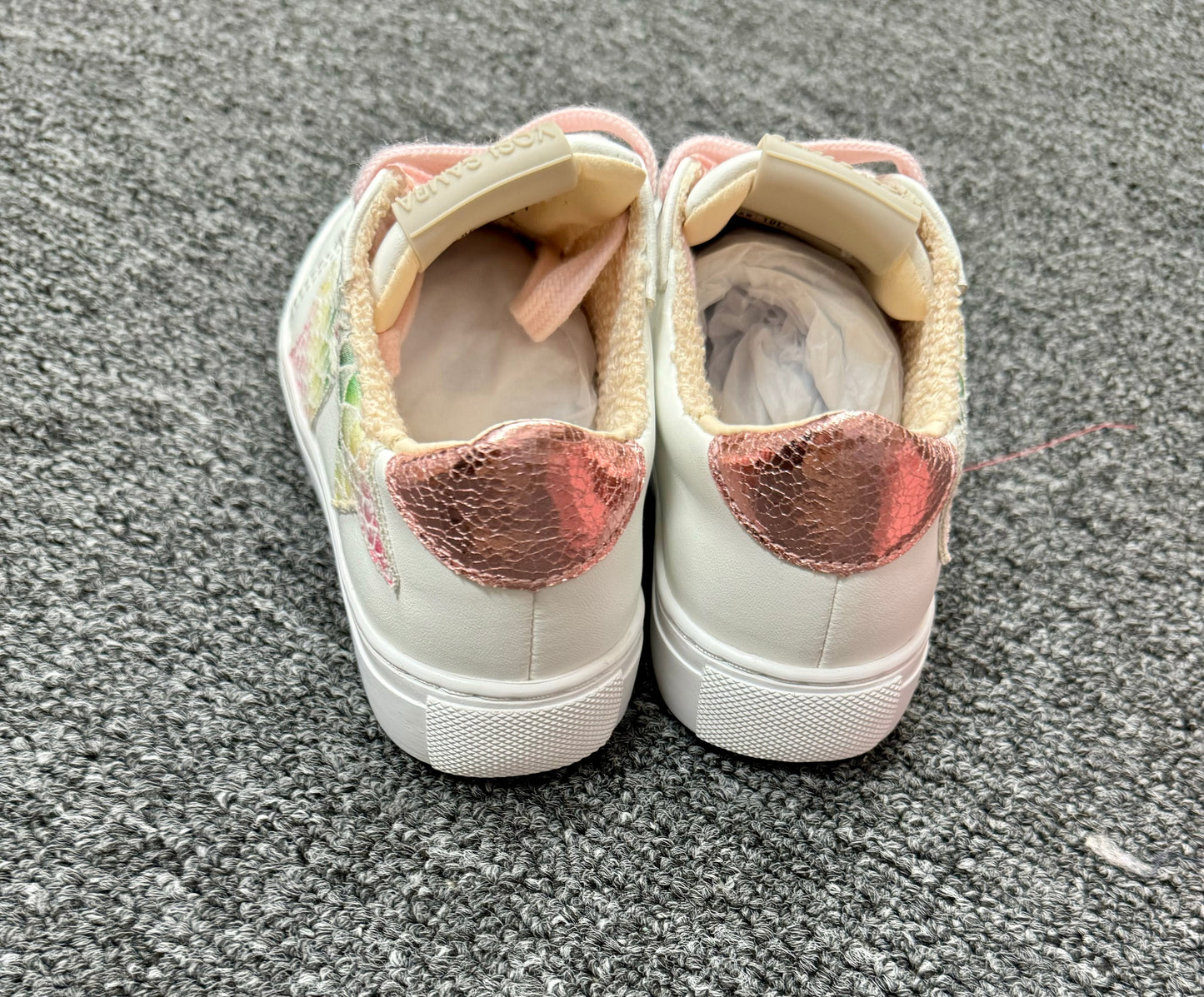 Girls Rainbow Snake Print Star Sneaker